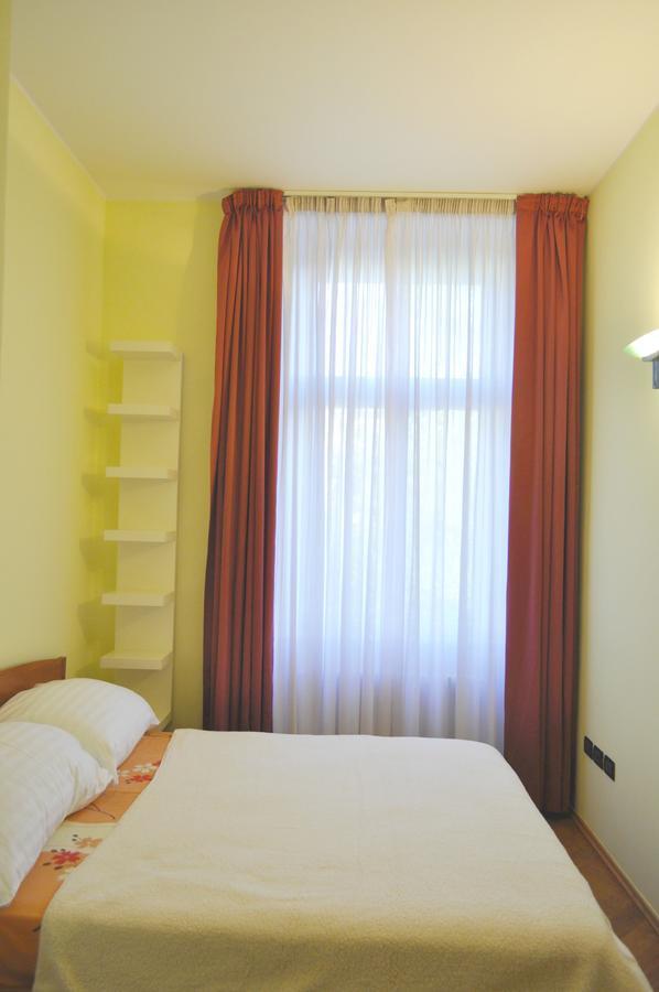 Wonderful Apartment In Vinohrady Prága Kültér fotó