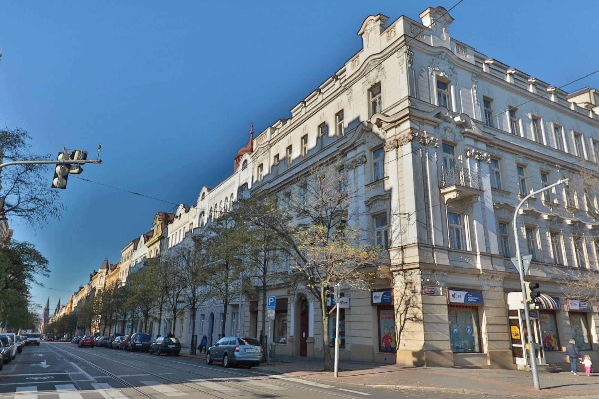 Wonderful Apartment In Vinohrady Prága Kültér fotó
